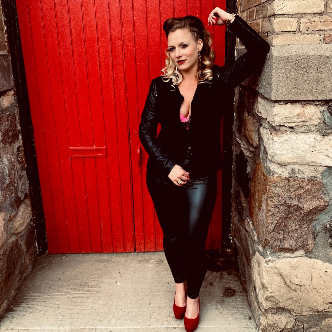 NAS 10 Questions with Synthetik Blonde